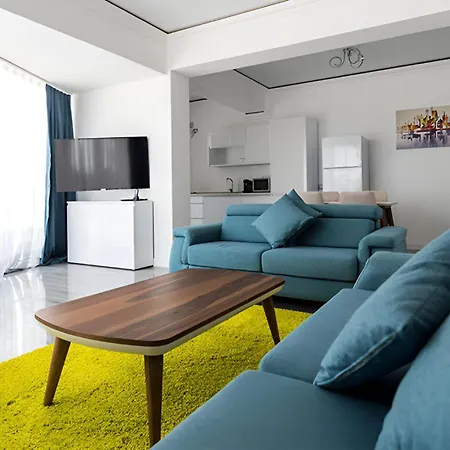 Apartment White Palm